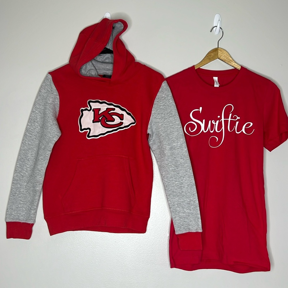 NFL Team Apparel Kansas City Chiefs Hooded Sweatshirt and Taylor Swift T